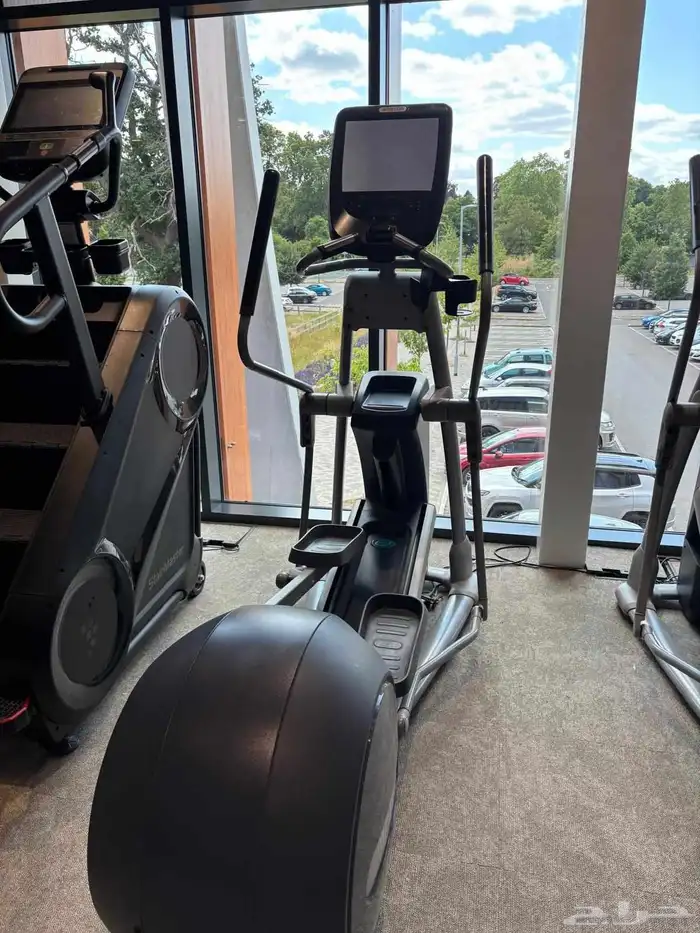 مجموعة اجهزه وارد أمريكا لايف فتنس مستخدم 21