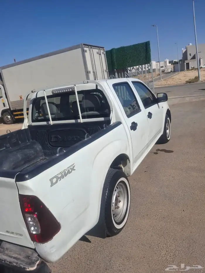 أعرض لكم سيارة من نوع إيسوزو بكب غمارتين بمواصفات ممتازة 3