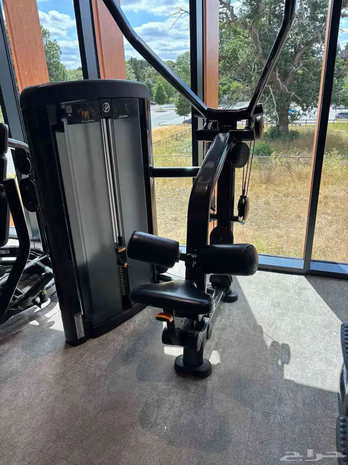 مجموعة اجهزه وارد أمريكا لايف فتنس مستخدم 15