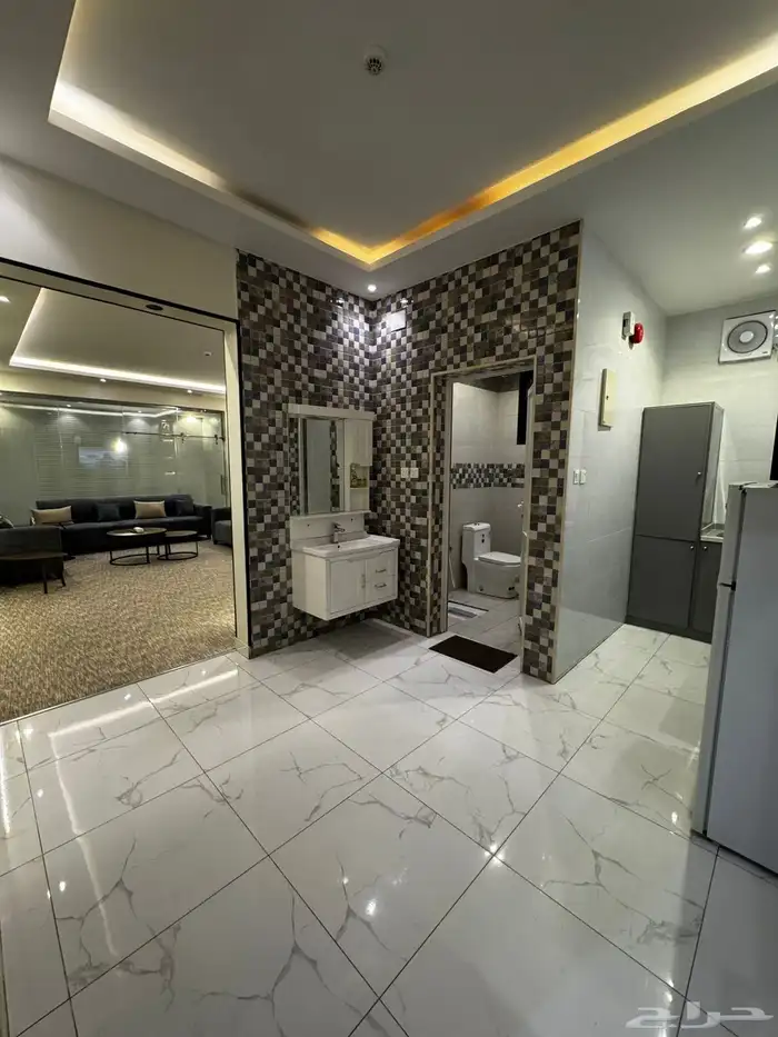 شاليه فخم بمسبح والهدوء بجوار المطار وطريق الميه 3