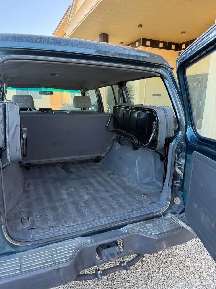 جيب باجيرو مخزن 7