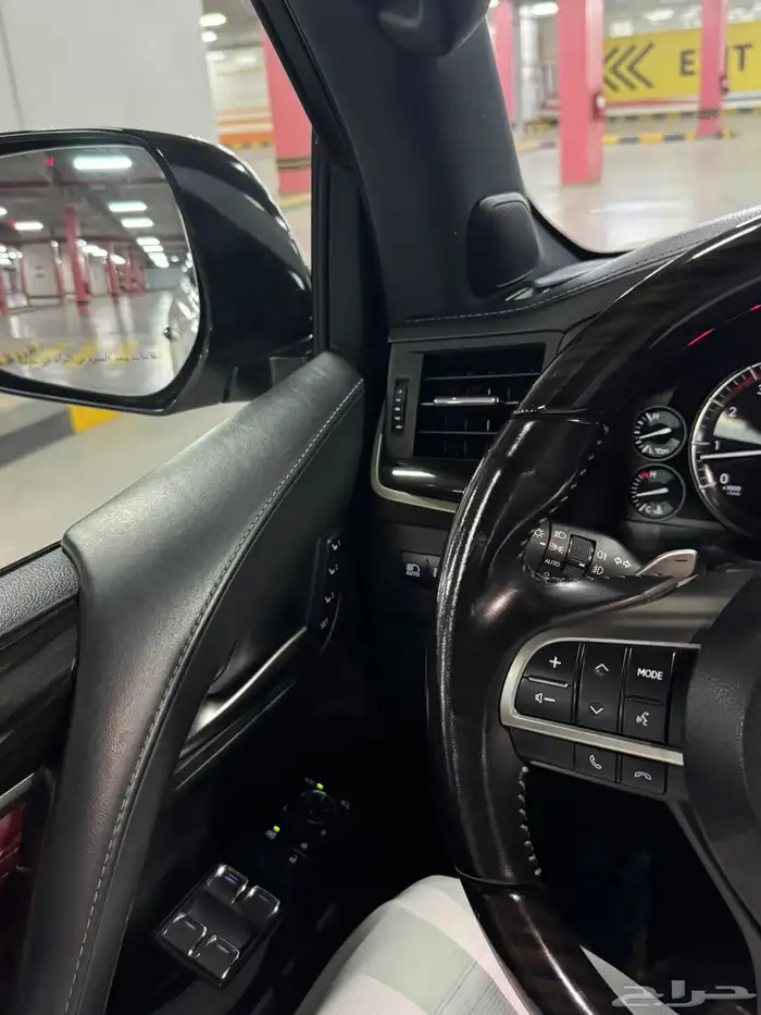 لكزس بلاك ادشن LX570 2021 نضيف جدا 17