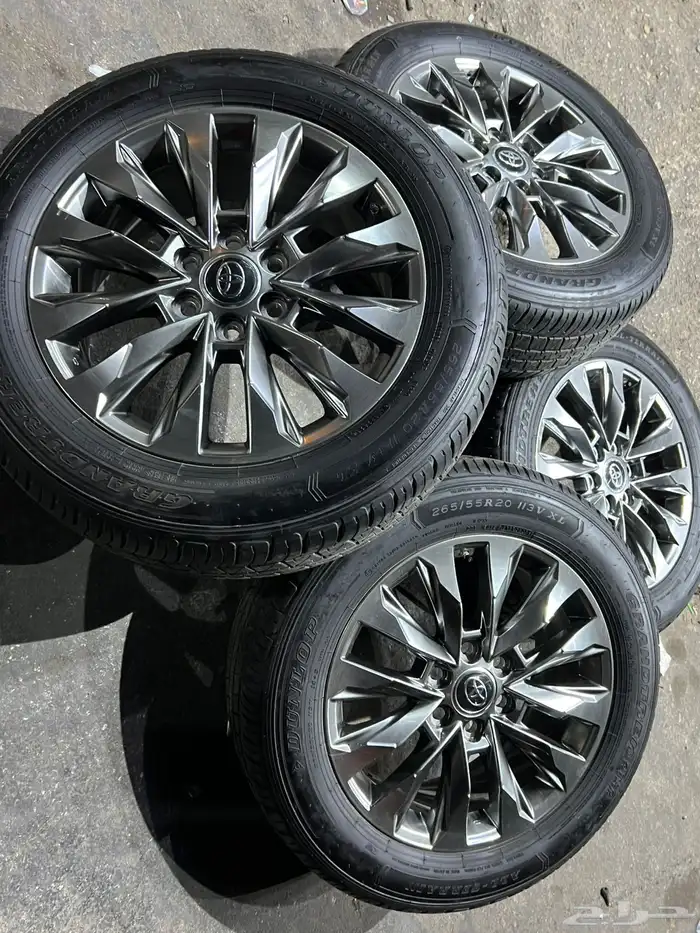 جنوط لاندكروزر اصلي وكاله مع كفرات دنلوب وكاله مقاس 20 24