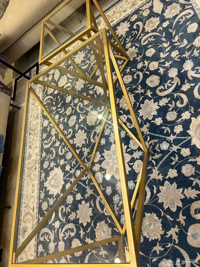 للبيع طاولات 1