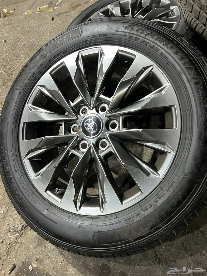 جنوط لاندكروزر اصلي وكاله مع كفرات دنلوب وكاله مقاس 20 31