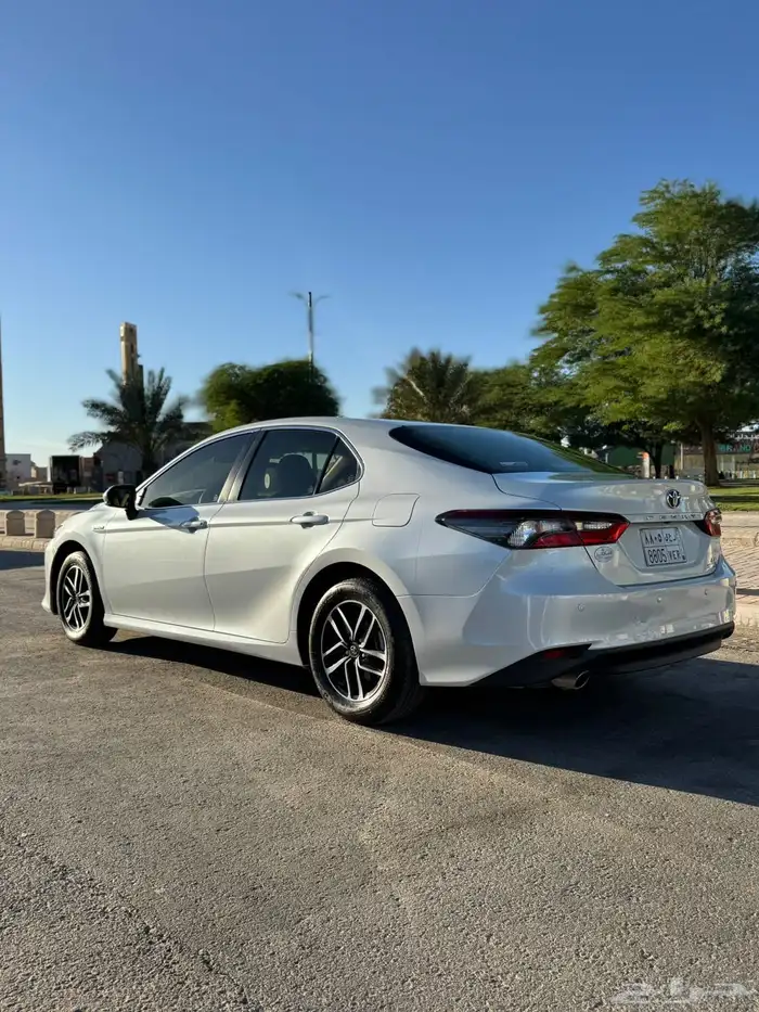 للبيع كامري هايبرد 2024 مالك اول 8