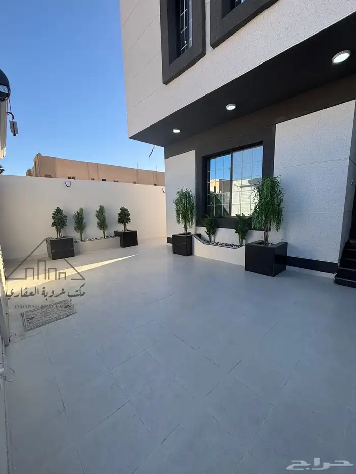 للبيع شقق تمليك دور ارضي تبوك حي البوادي 12