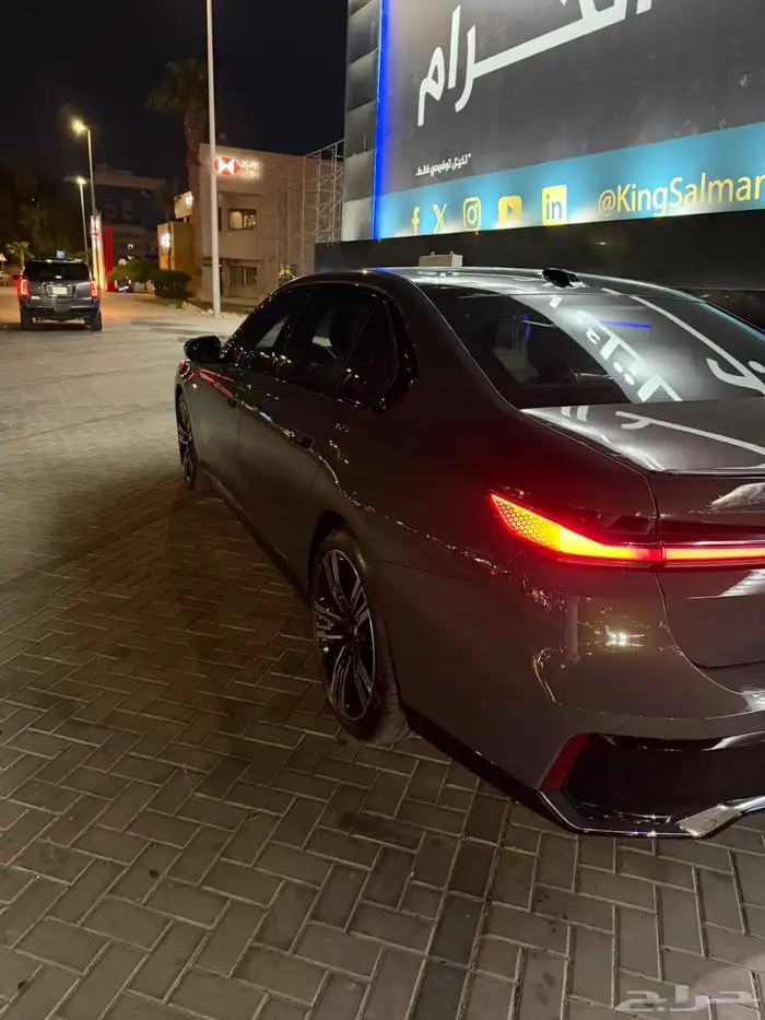 بي ام دبليو 740i 2025 للبيع 4