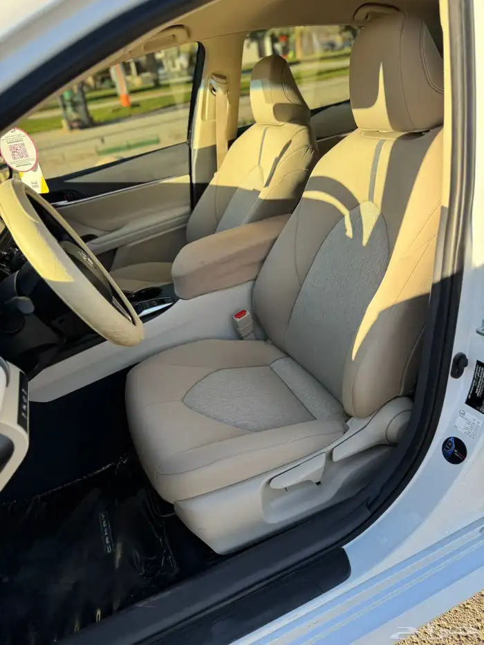 للبيع كامري هايبرد 2024 مالك اول 18