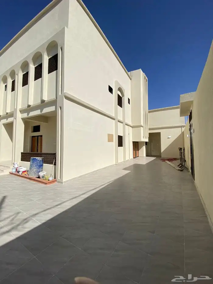 للبيع فيلا بالزباره 1