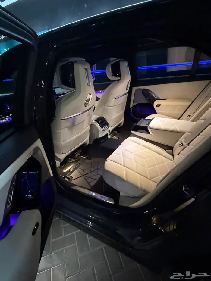 بي ام دبليو 740i 2025 للبيع 7