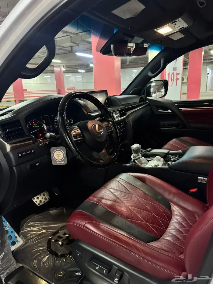 لكزس بلاك ادشن LX570 2021 نضيف جدا 12
