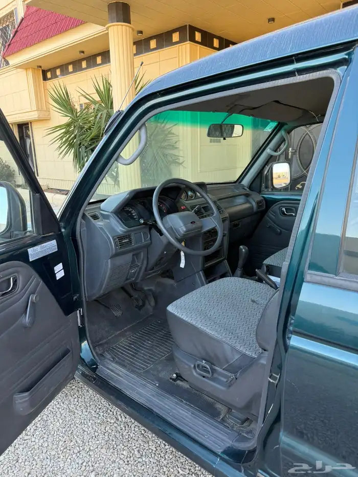 جيب باجيرو مخزن 4