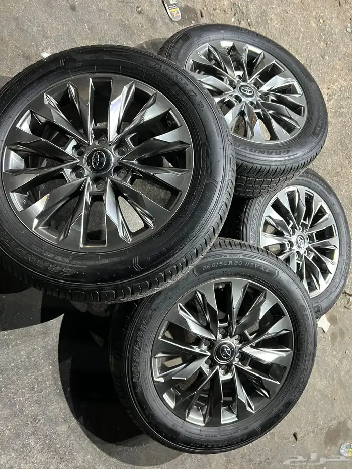 جنوط لاندكروزر اصلي وكاله مع كفرات دنلوب وكاله مقاس 20 25