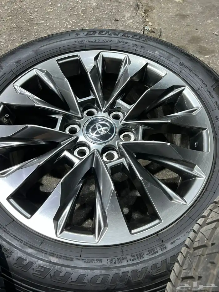 جنوط لاندكروزر اصلي وكاله مع كفرات دنلوب وكاله مقاس 20 13