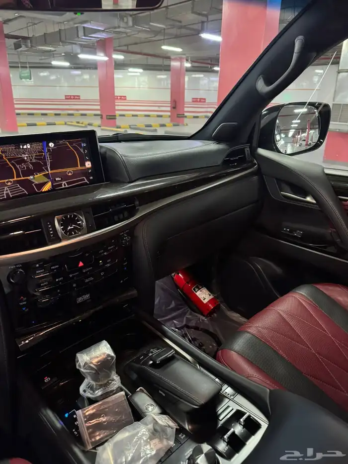 لكزس بلاك ادشن LX570 2021 نضيف جدا 13