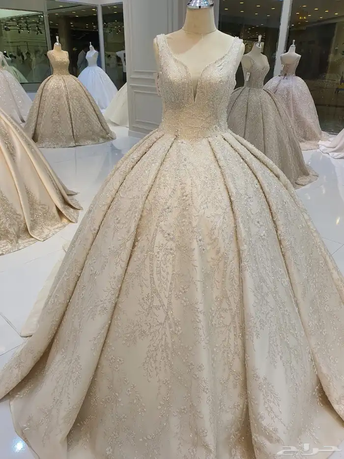 فستان زفاف للايجار بسعر مغري 0