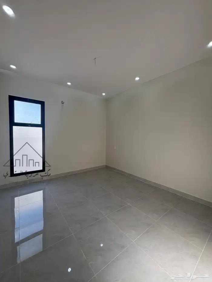 للبيع شقق تمليك دور ارضي تبوك حي البوادي 11