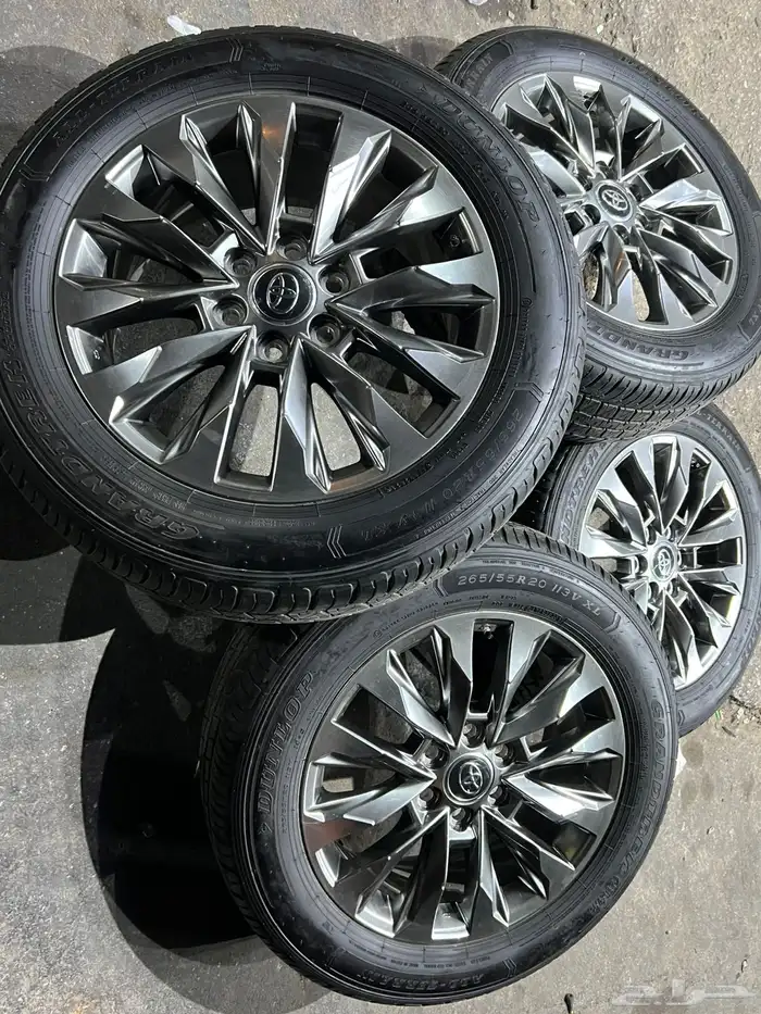 جنوط لاندكروزر اصلي وكاله مع كفرات دنلوب وكاله مقاس 20 0