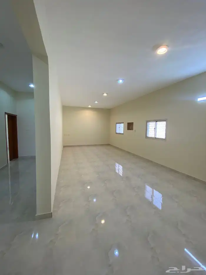 للبيع فيلا بالزباره 10