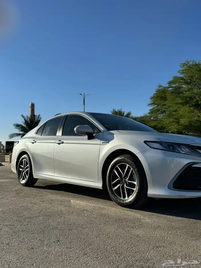 للبيع كامري هايبرد 2024 مالك اول 4