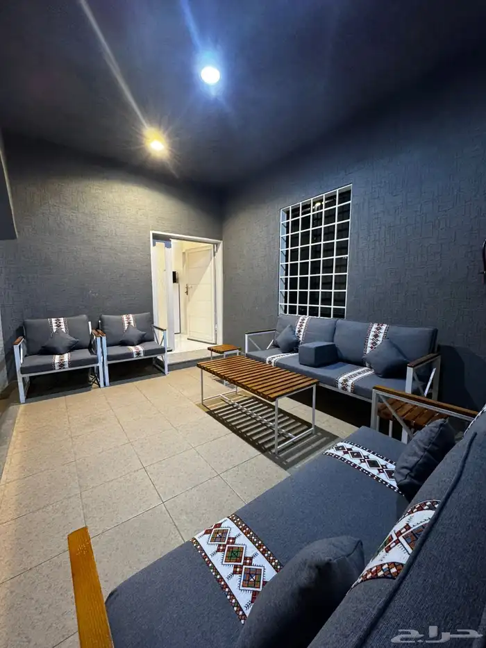 شاليه فخم بمسبح والهدوء بجوار المطار وطريق الميه 1