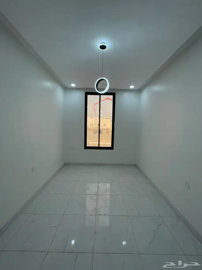 ادوار متكرره بمداخل خاصه مكيفة بالكامل للبيع بحي الروضه 21