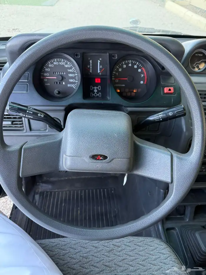 جيب باجيرو مخزن 5