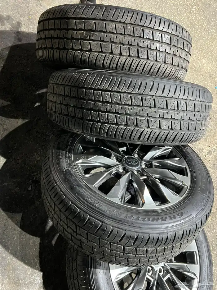 جنوط لاندكروزر اصلي وكاله مع كفرات دنلوب وكاله مقاس 20 17