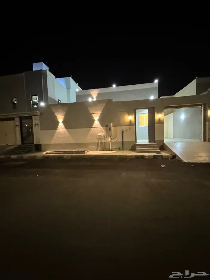 دور فاخر 351م حي المحيسن الاناهي واجهتين فرصة شرق القطار 1