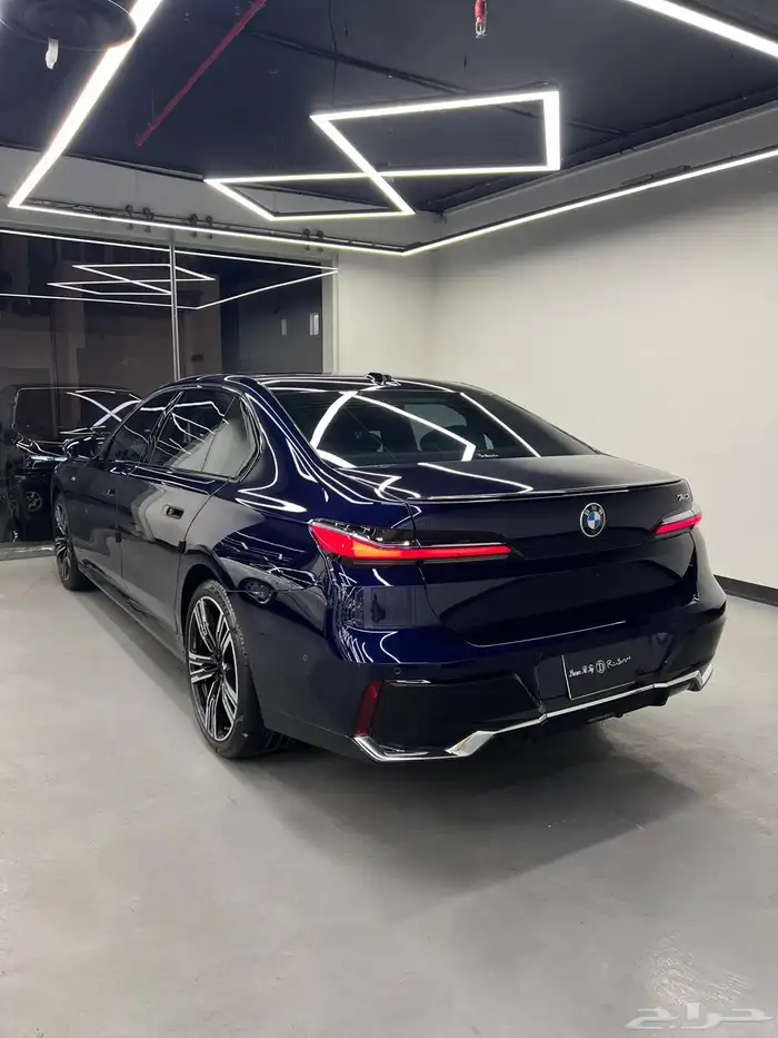 بي ام دبليو 740i 3