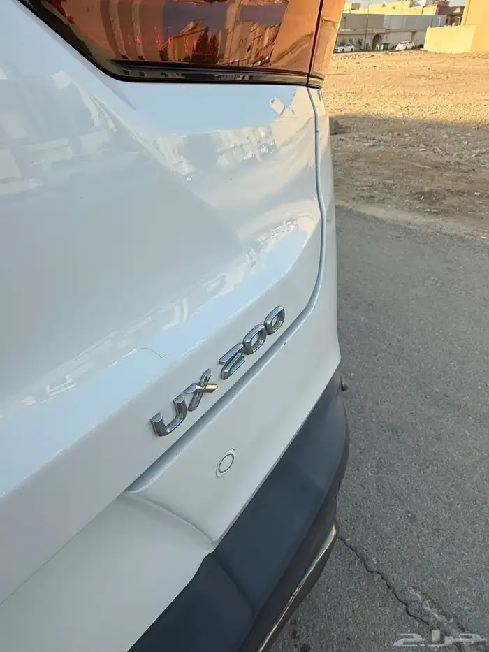 للبيع UX 200 موديل 2019 6