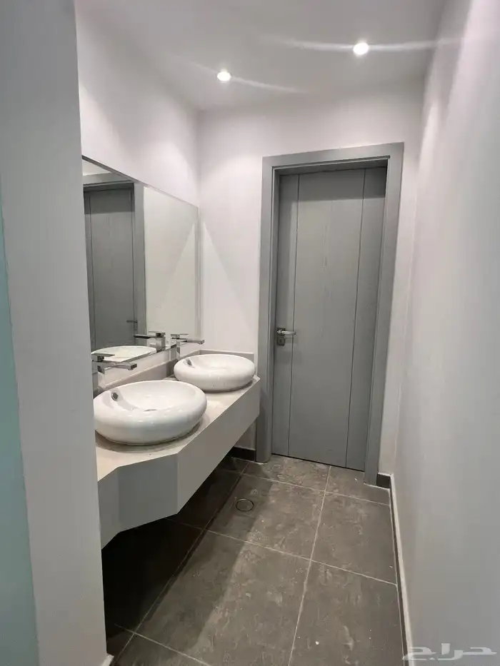 فيلا للايجار حي المونسية 10