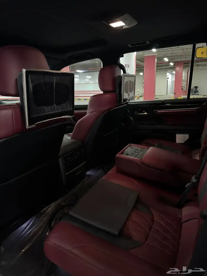 لكزس بلاك ادشن LX570 2021 نضيف جدا 10