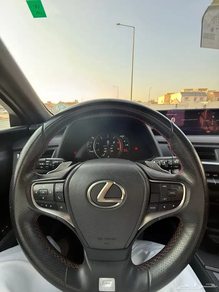 للبيع UX 200 موديل 2019 9