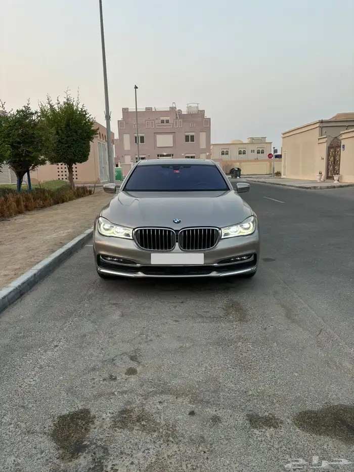 BMW 730 2018 12