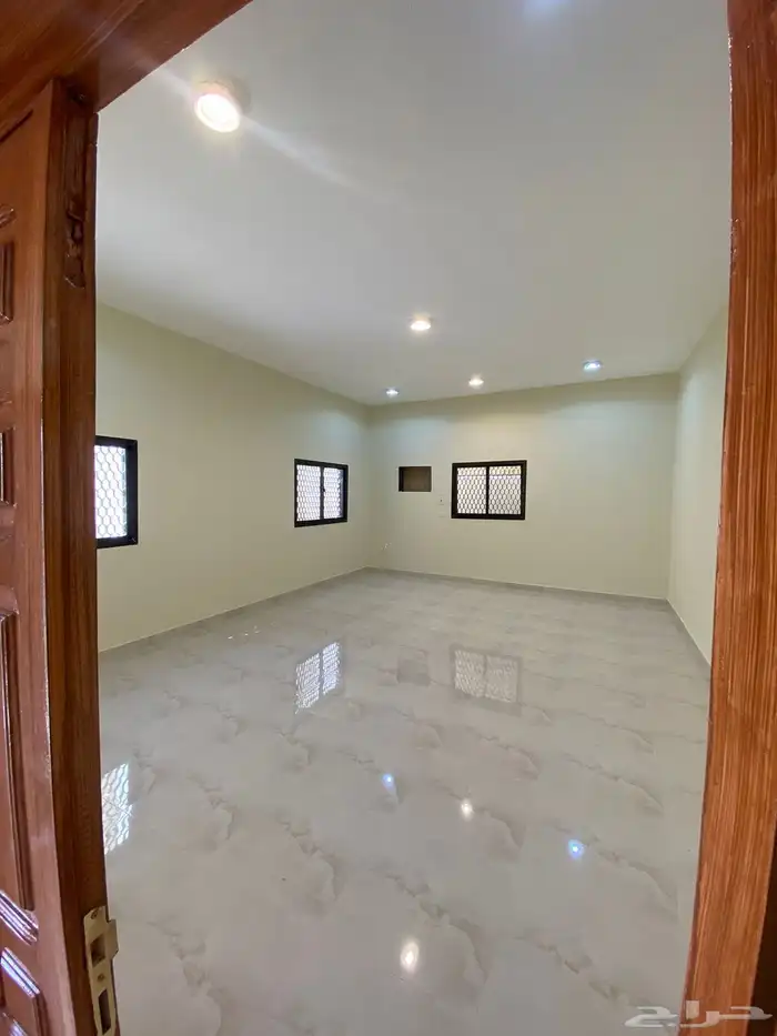 للبيع فيلا بالزباره 4