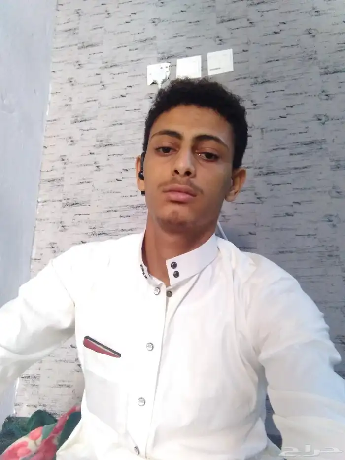 معلم تركيب سيراميك ورخام والباركية جدران وارضيات ودرج 4