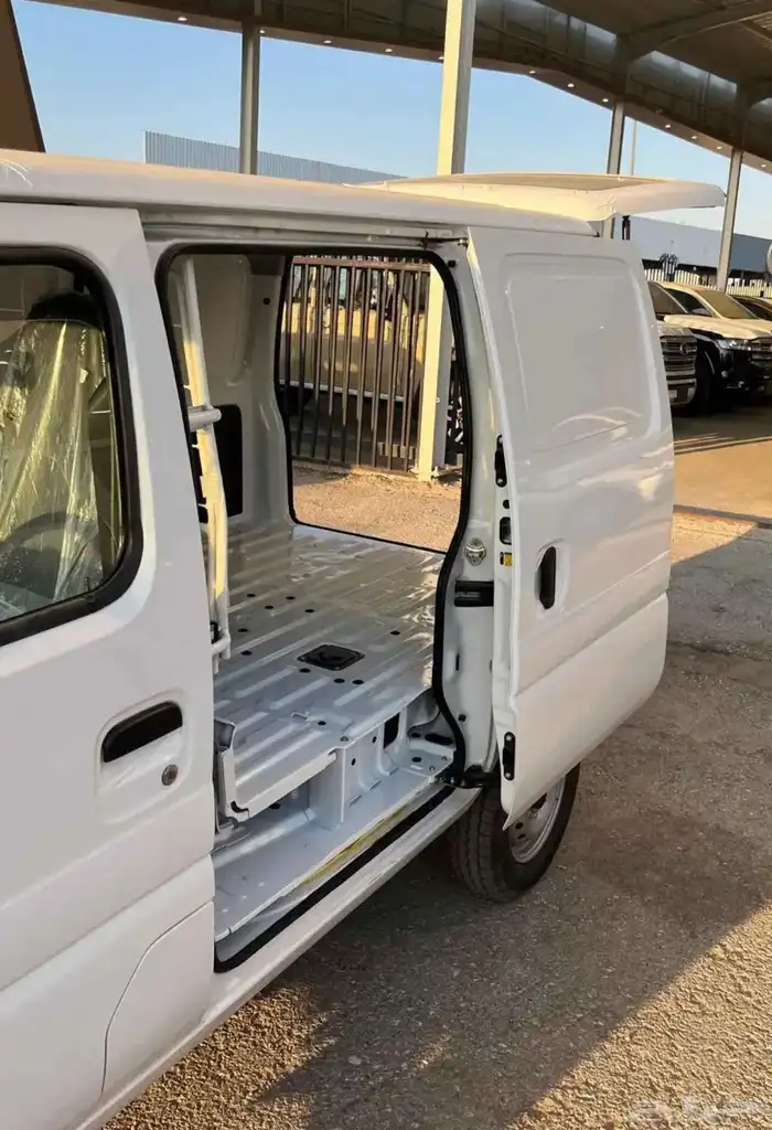 فان سوزوكي ايكو 2024 2