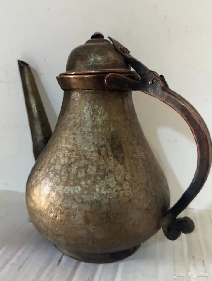 إبريق شاي من النحاس الأحمر العتيق وزنه ثقيل 10