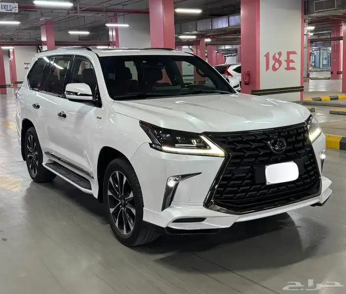 لكزس بلاك ادشن LX570 2021 نضيف جدا 1