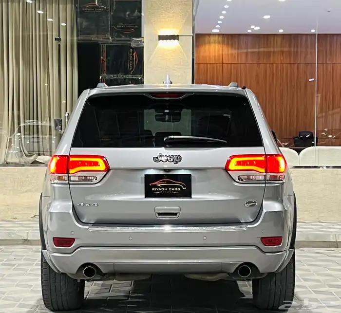 جيب شروكي 2015 اوفرلاند V8 (بحالة ممتازة) 3