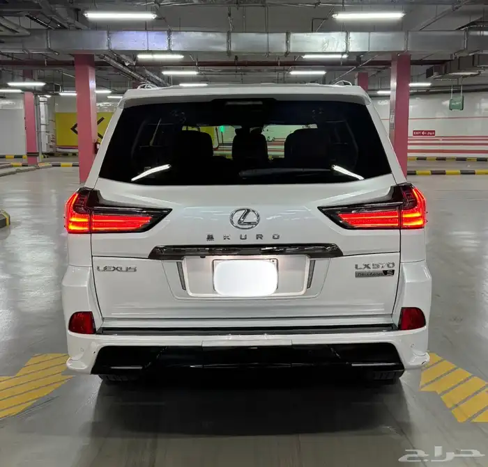 لكزس بلاك ادشن LX570 2021 نضيف جدا 4