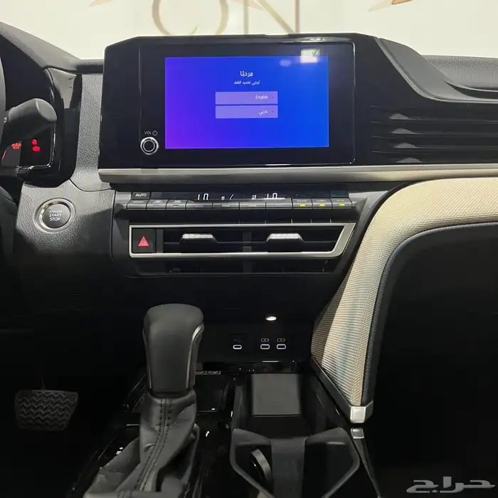 تويوتا كامري ال اي بنزين 2025 3