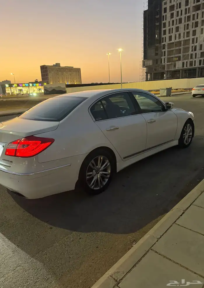 جينسس 2013 للبيع 3