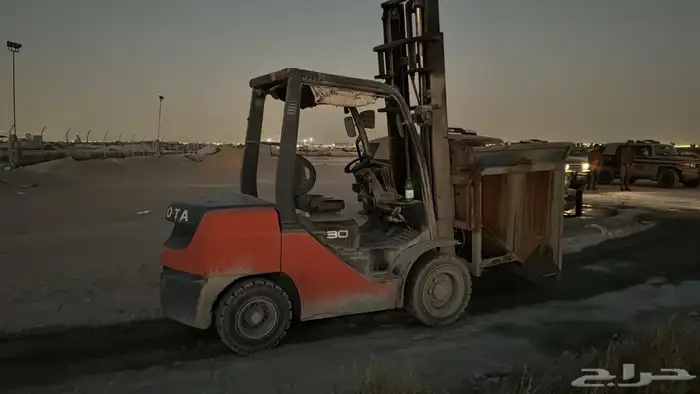 تأجير رافعات شوكية وتلسكوبية جميع الاحجام 6