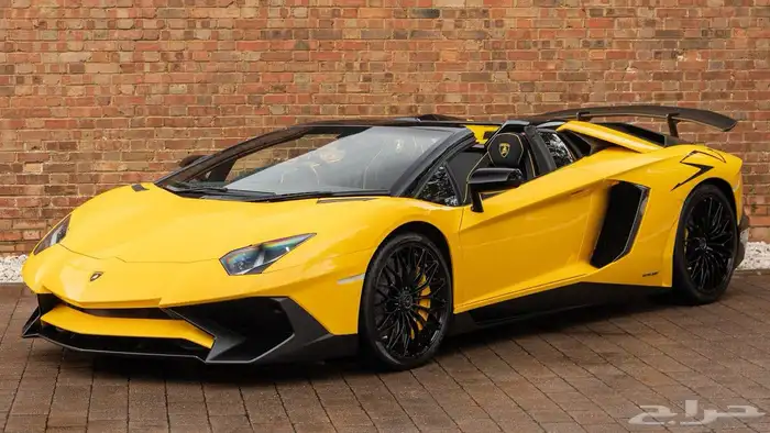 لمبرجيني افنتادور SV أو فيراري F12 أو فيراري 488 1