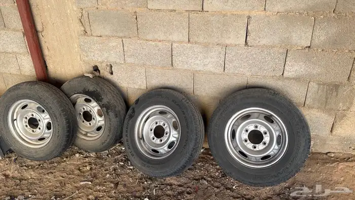 طقم جنوط ددسن وكالة مع كفرات 4