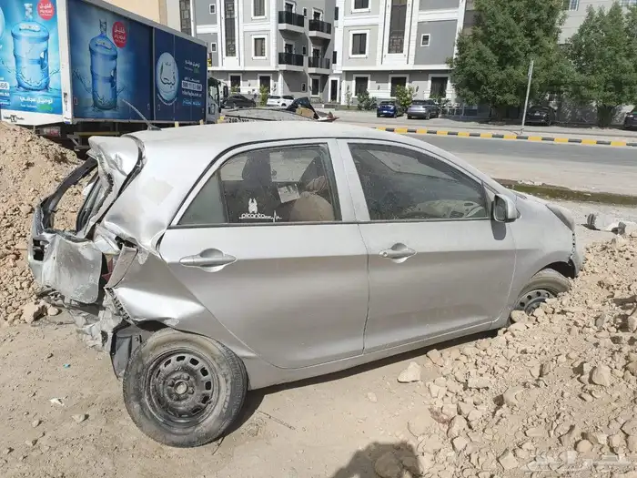 تايوتا نيسان إكسترا كامري يارس كورلا 3