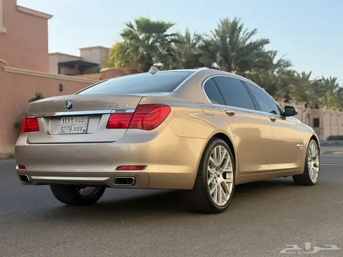 بي ام دبليو 730 ممشى قليل شد بلد 1